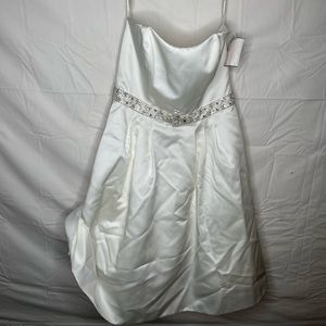 Prom Dress | Women size : 8 | Color : Ivory |